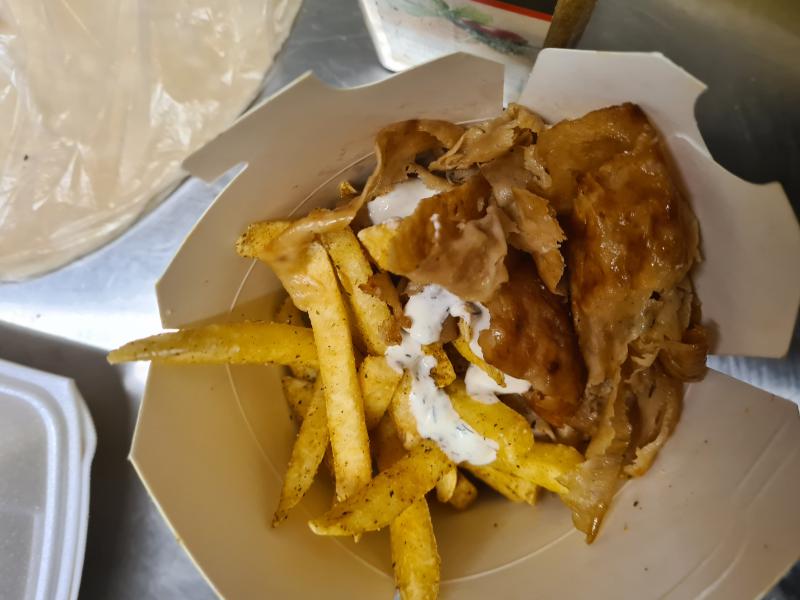 Döner Box mit Pommes Frites